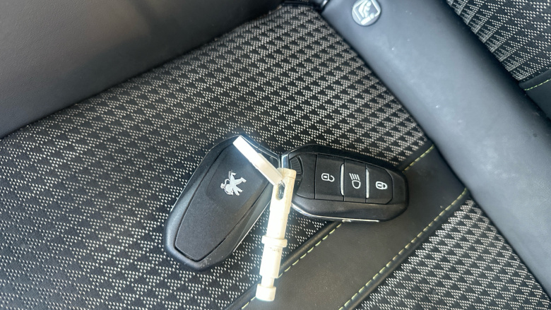 Peugeot 208 1.2 PureTech 100 GT 5dr Petrol Hatchback